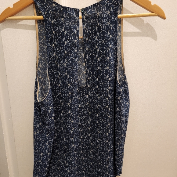 Aritzia/Wilfred Top Size Small (Blue pattern) - Picture 3 of 3